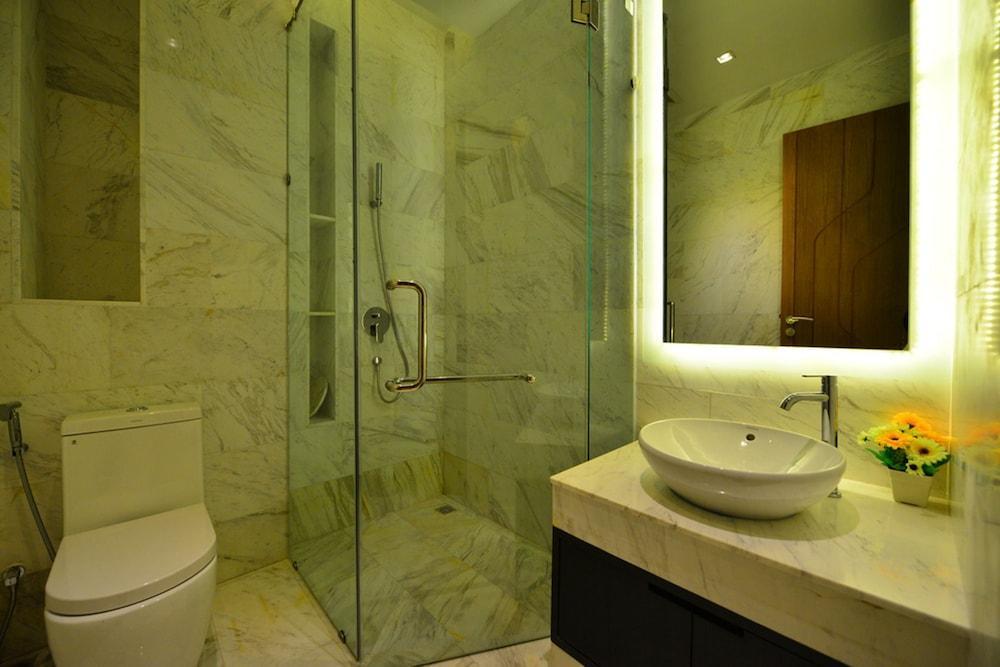 Bukit Pool Villas Patong Extérieur photo